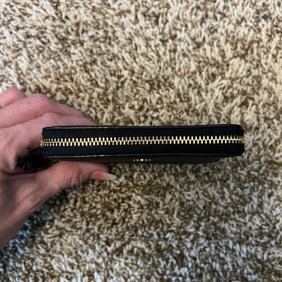 Tory Burch - Small Black Wallet - Picture 5 of 10